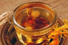 <b>石斛黑豆枸杞泡酒的做法</b>