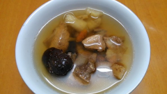 <b>石斛海参汤的做法和功效</b>