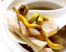 <b>铁皮石斛煲排骨汤做法</b>