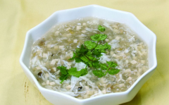 <b>铁皮石斛牛肉羹的做法和功效</b>