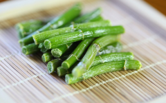 <b>鲜铁皮石斛的功效</b>