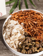 <b>铁皮石斛与西洋参食用比例及功功效</b>