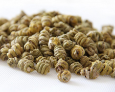 <b>铁皮石斛吃了有什么作用，怎么吃？</b>