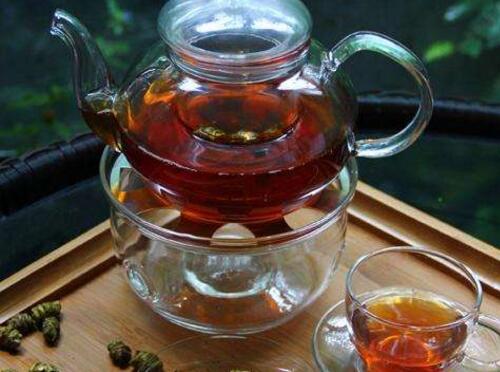 铁皮石斛与红枣茶