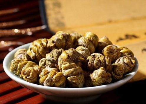 铁皮石斛鲜条榨汁的方法