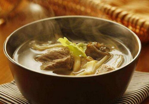 石斛云苓炖猪瘦肉汁的做法和功效