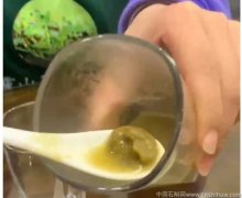 铁皮石斛粉泡水难化开怎么回事啊能喝吗?为什么会不溶于水冲水起坨结块?