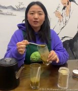 铁皮石斛粉泡水有沉淀物，是糊状的，起坨很粘稠，正常吗能喝吗？